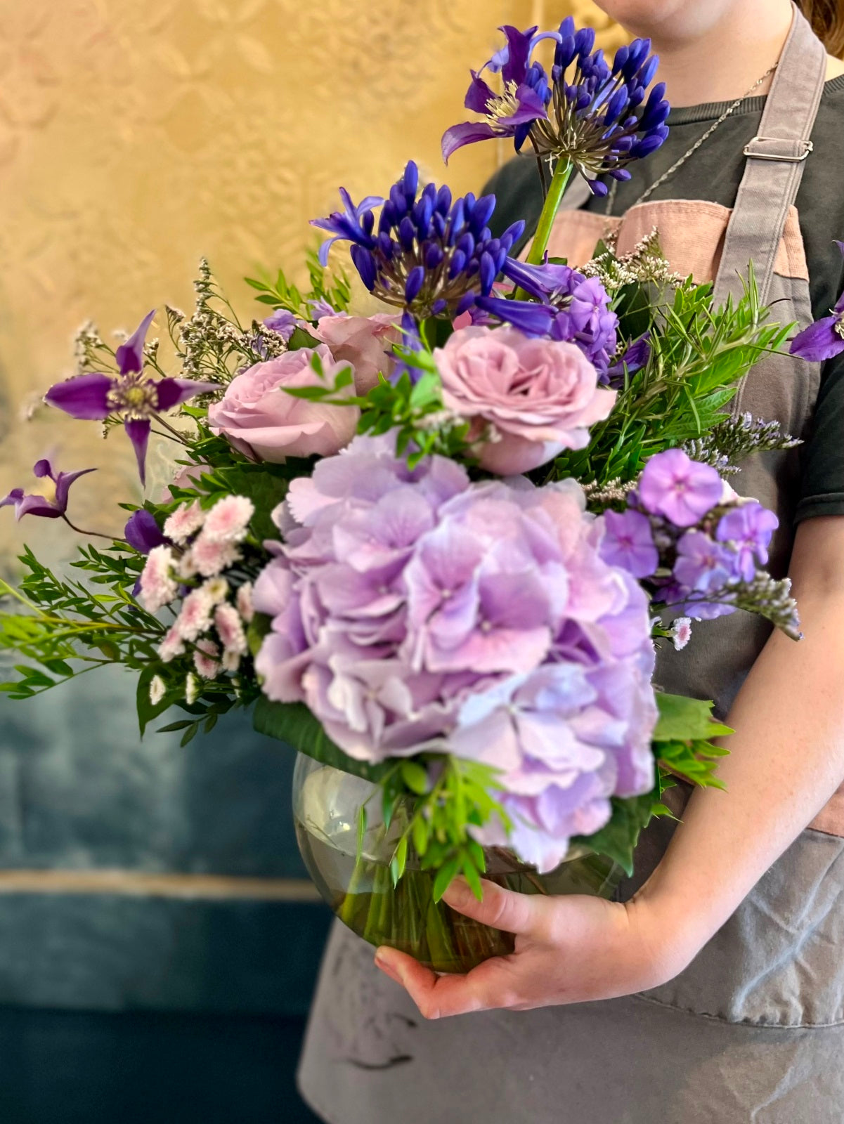 Lilac bouquet in Glass Vase