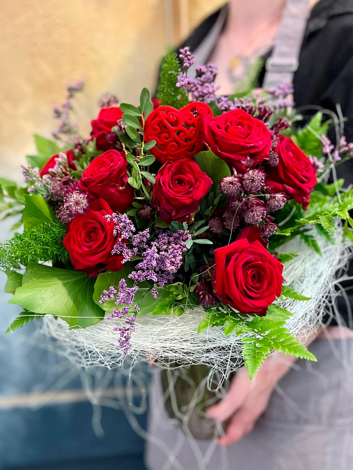 Valentine 12 Red Roses in Glass Vase