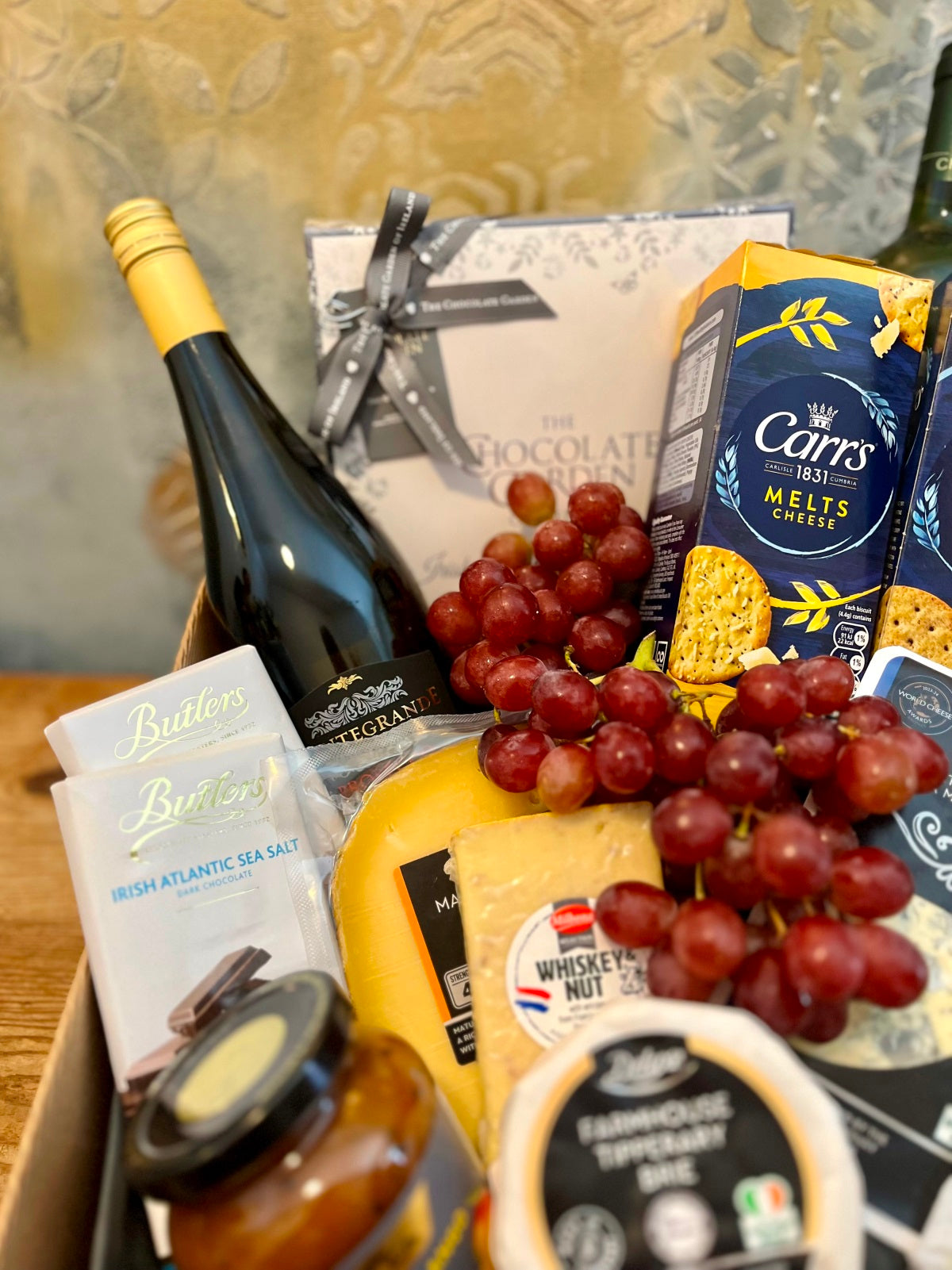 Cheese, Prosecco, Wine & Chocolate Hamper