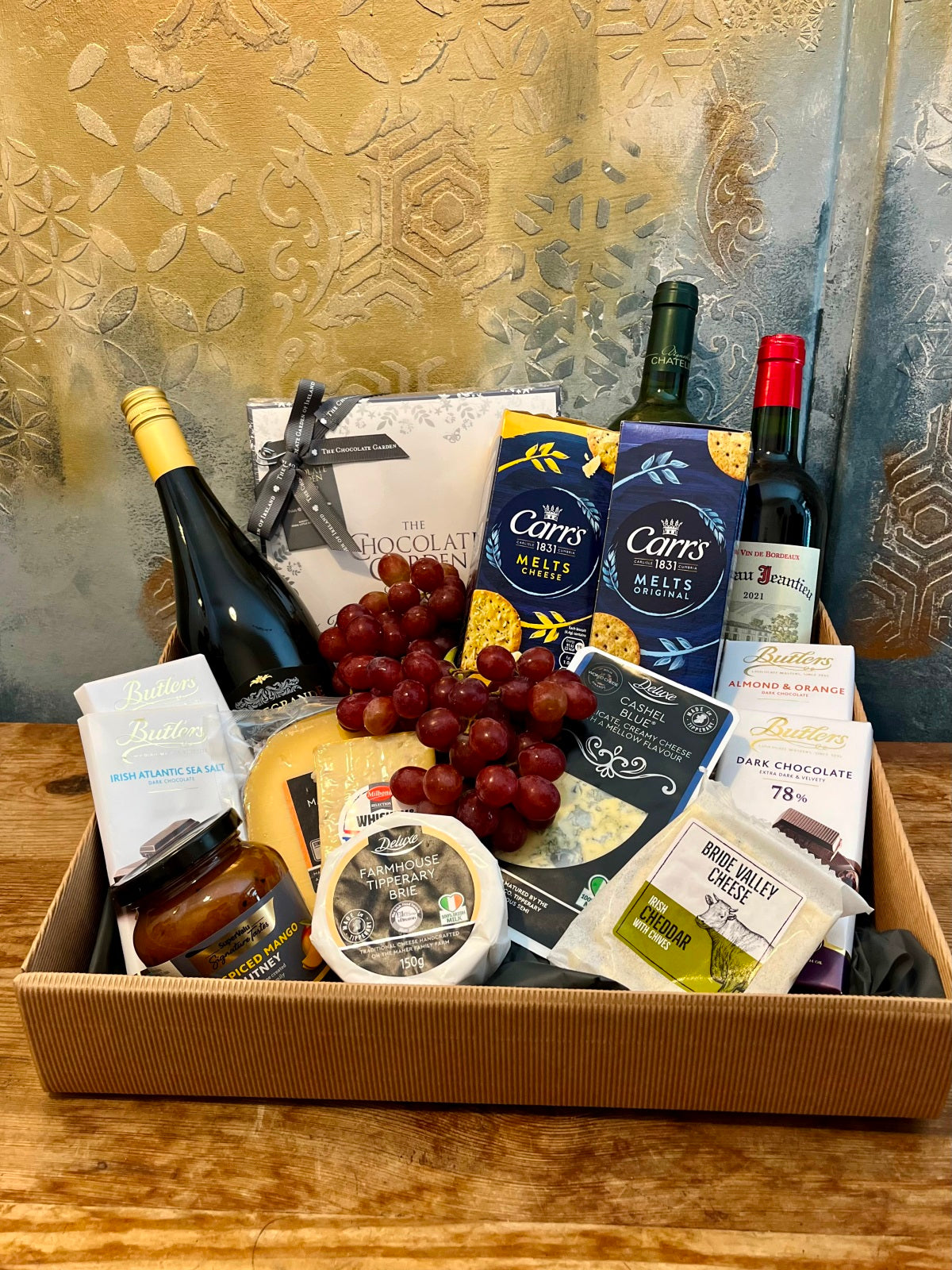 Cheese, Prosecco, Wine & Chocolate Hamper