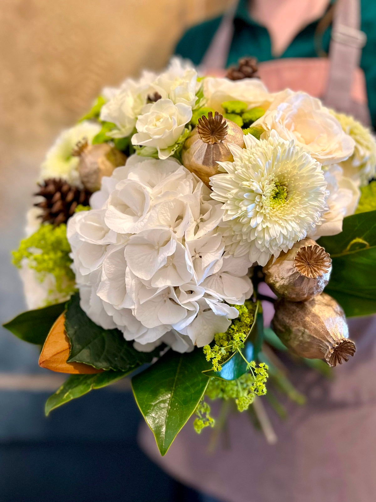 White_flower_arrangement